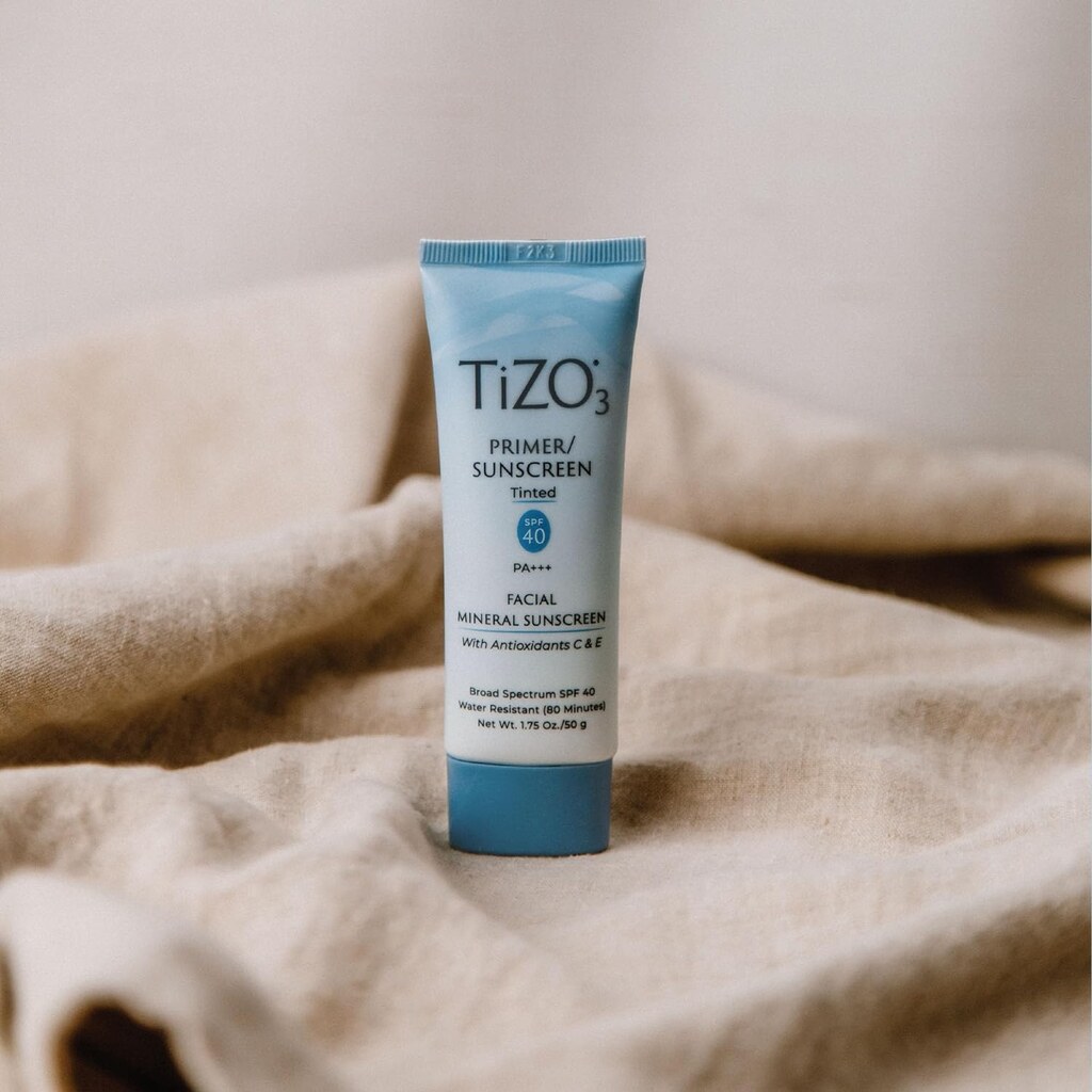 TiZO3, Facial Mineral Sunscreen and Primer Tinted Broad Spectrum SPF 40, Lightweight tinted sunscreen with primer benefits, 50 g