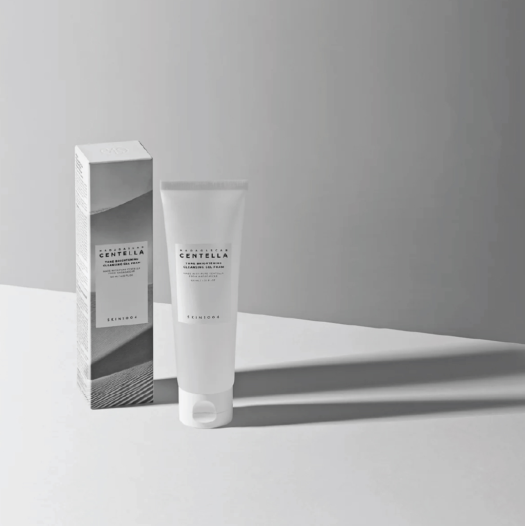 SKIN1004, Madagascar Centella Tone Brightening Cleansing Gel Foam, Glow-boosting gentle facial cleanser, 125ml