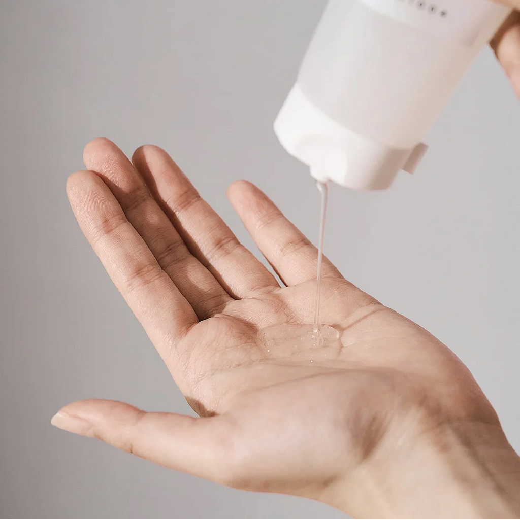 SKIN1004, Madagascar Centella Tone Brightening Cleansing Gel Foam, Glow-boosting gentle facial cleanser, 125ml