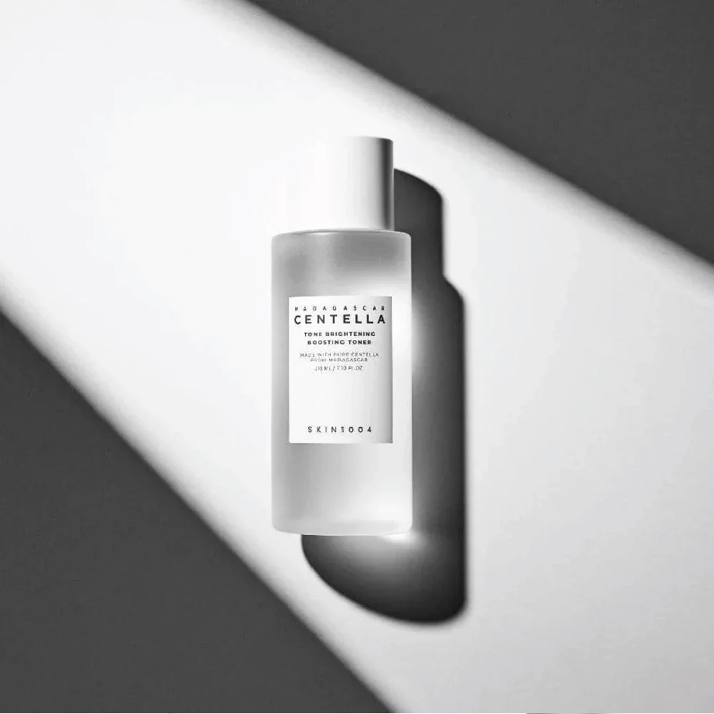 SKIN1004, Madagascar Centella Tone Brightening Boosting Toner, Vitamin C enriched radiance toner, 210ml