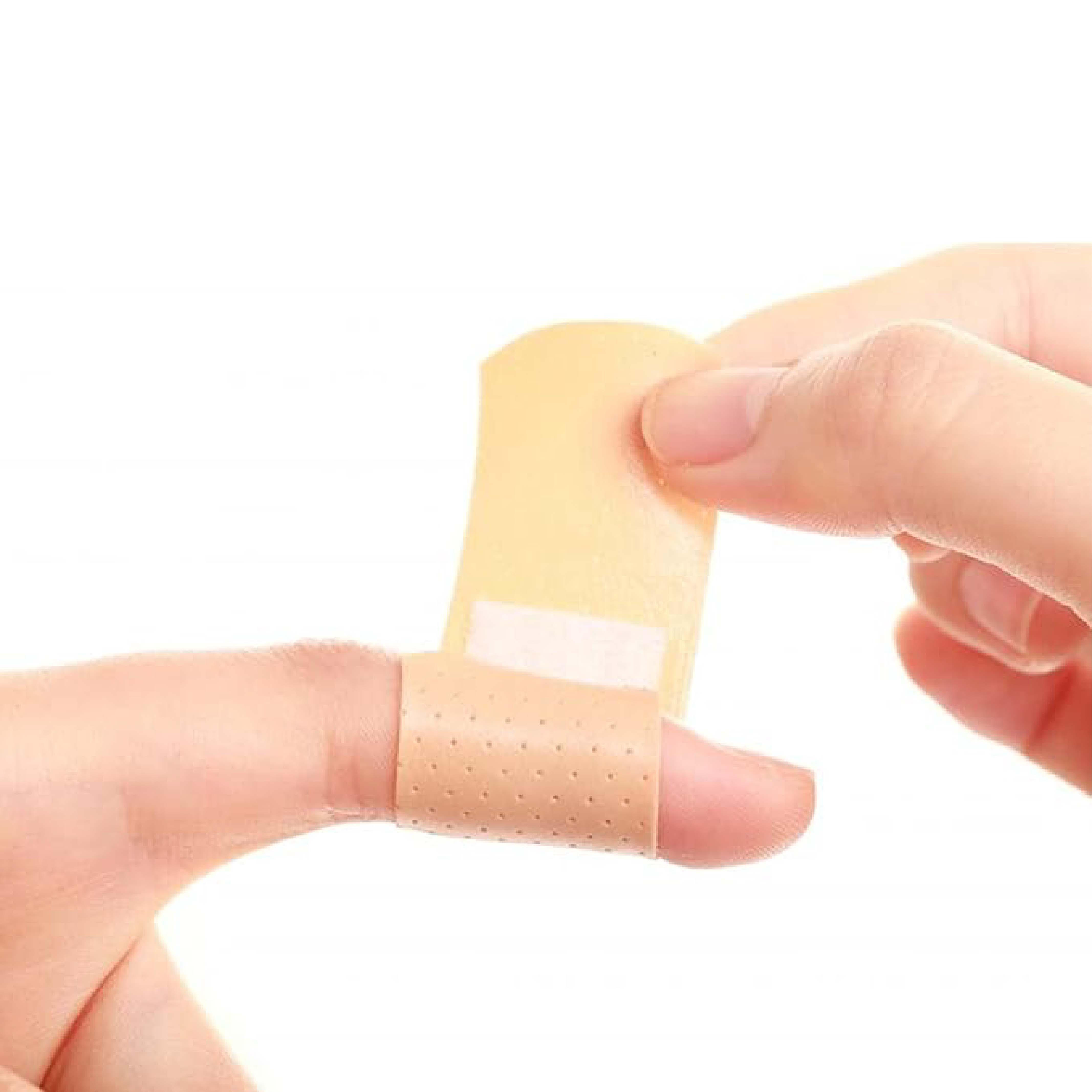 Nexcare 3M, Durable Adhesive Bandages, Strong adhesive bandages for wound protection, 30 pieces
