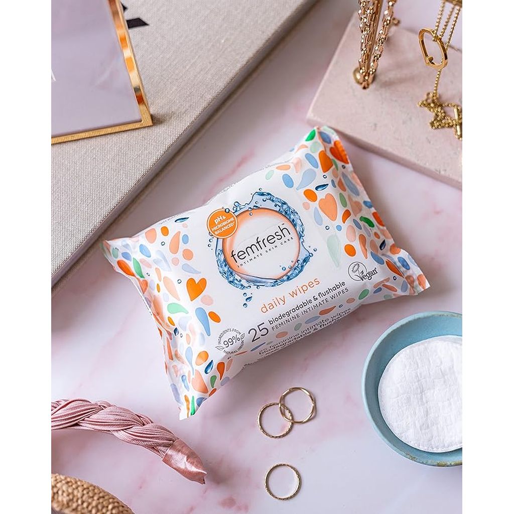 Femfresh, Freshening and soothing wipes, Gentle intimate wipes for daily freshness and comfort, 25 s