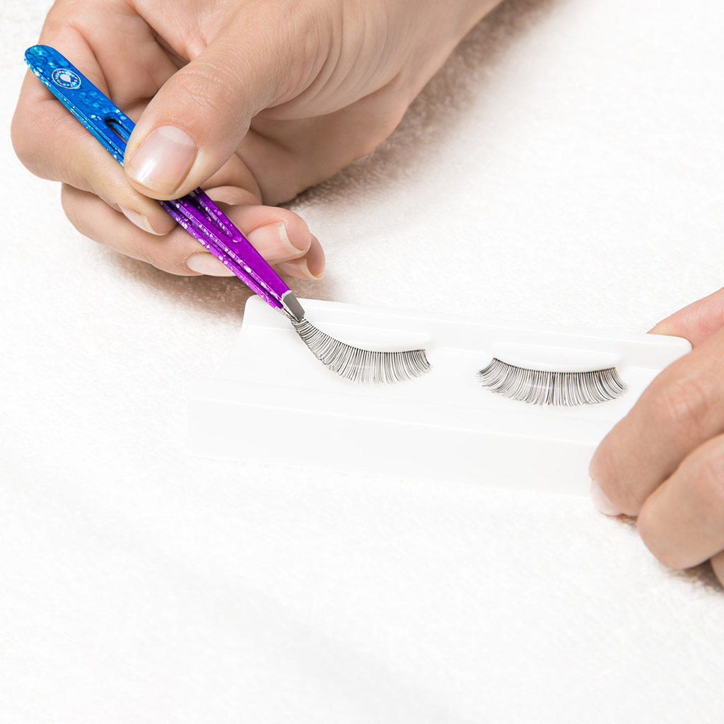 Depend, Wispy Artificial Eyelashes with Glue, Lightweight false lashes with adhesive