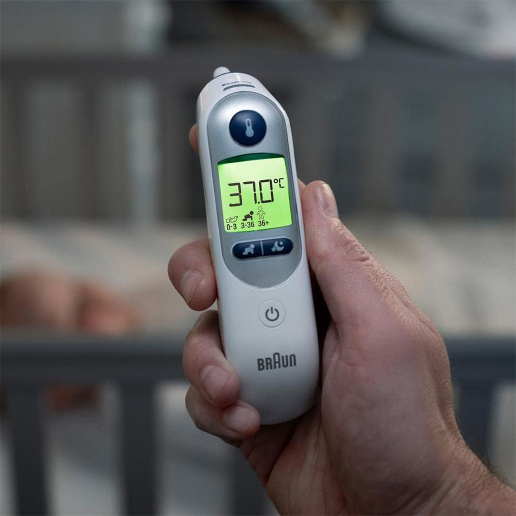 Braun, ThermoScan 7 Ear Thermometer, Accurate ear temperature measurement with age precision