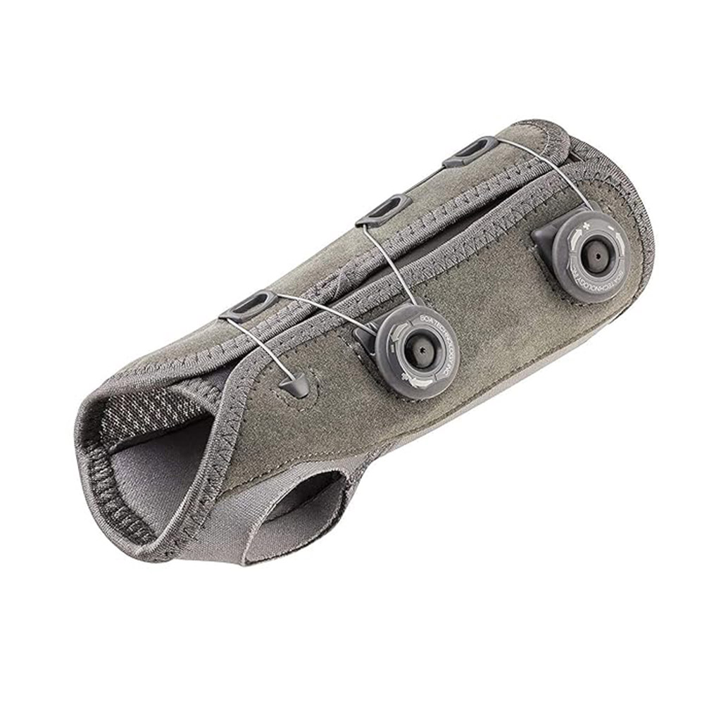 Futuro 601602EN Custom Dial Wrist Stabiliser, Adjustable, Right Hand