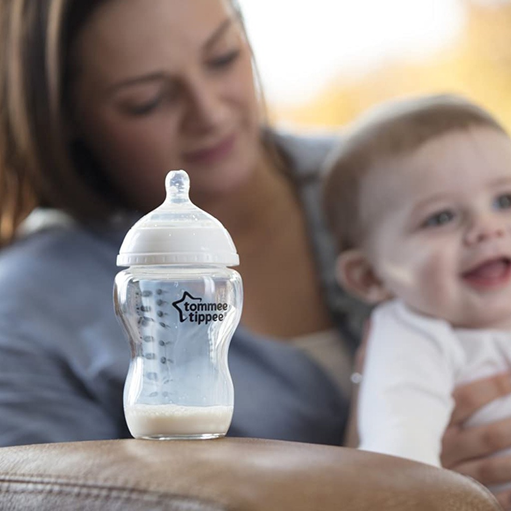 Tommee Tippee Closer To Nature Baby Feeding Bottle For 0 Months+ Babies, 260 Ml