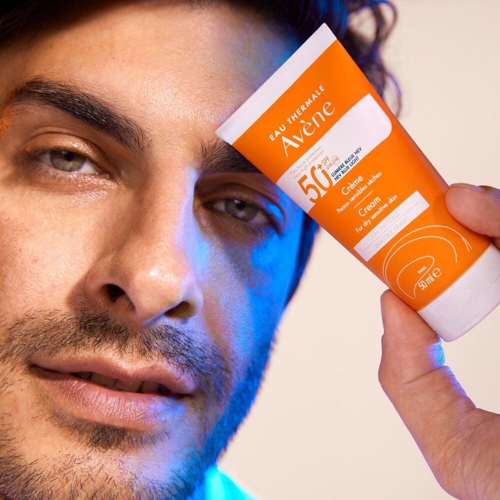 أفين كريم عامل حماية من الشمس SPF50+ بدون خطوط بيضاء 50 ملل