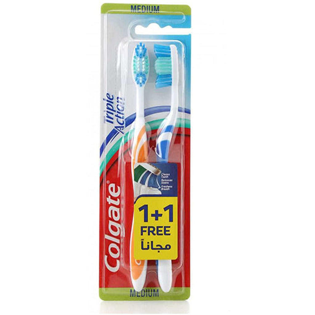 Colgate, Triple Action Medium Toothbrush, Medium bristle toothbrush for plaque removal, 2 pieces
