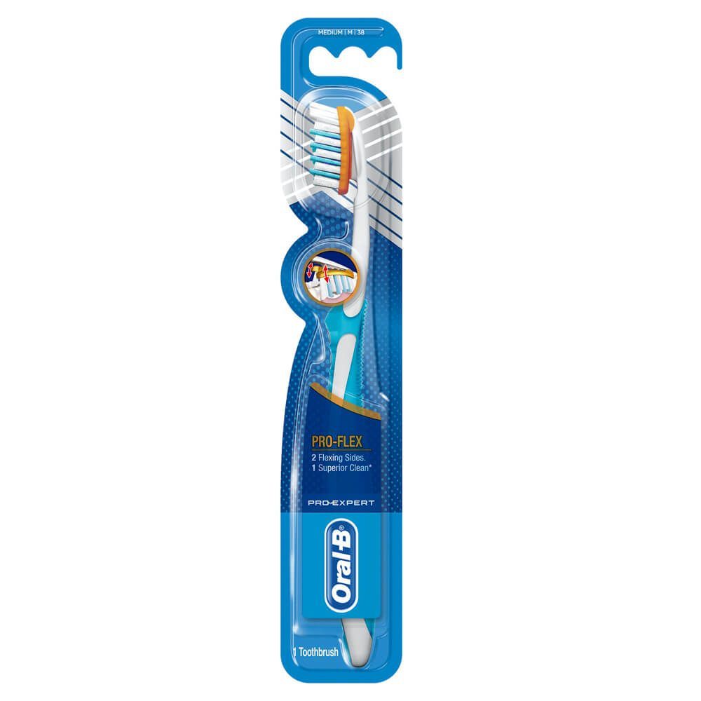 Oral-B, Pro-Expert Pro-Flex Medium Toothbrush, Medium bristle toothbrush for effective cleaning