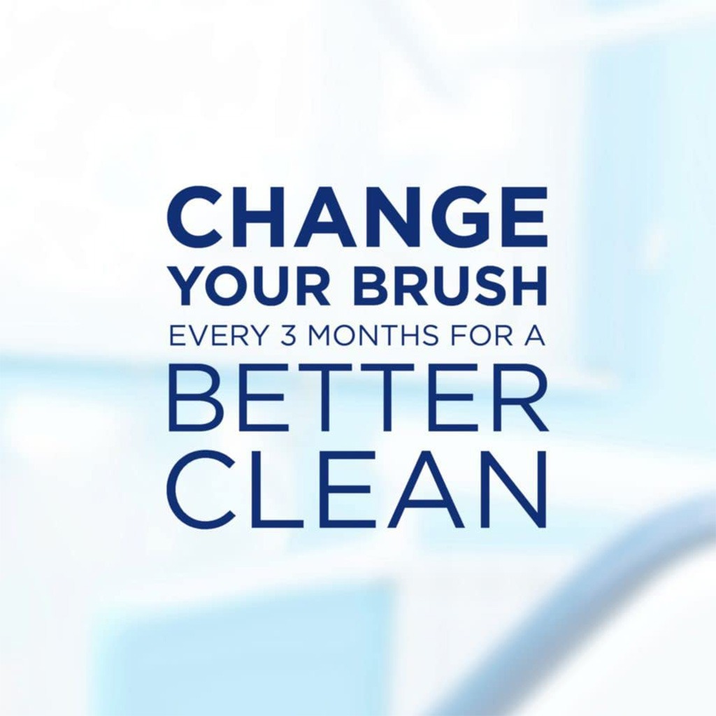 Oral-B, Pro-Expert Pro-Flex Medium Toothbrush, Medium bristle toothbrush for effective cleaning