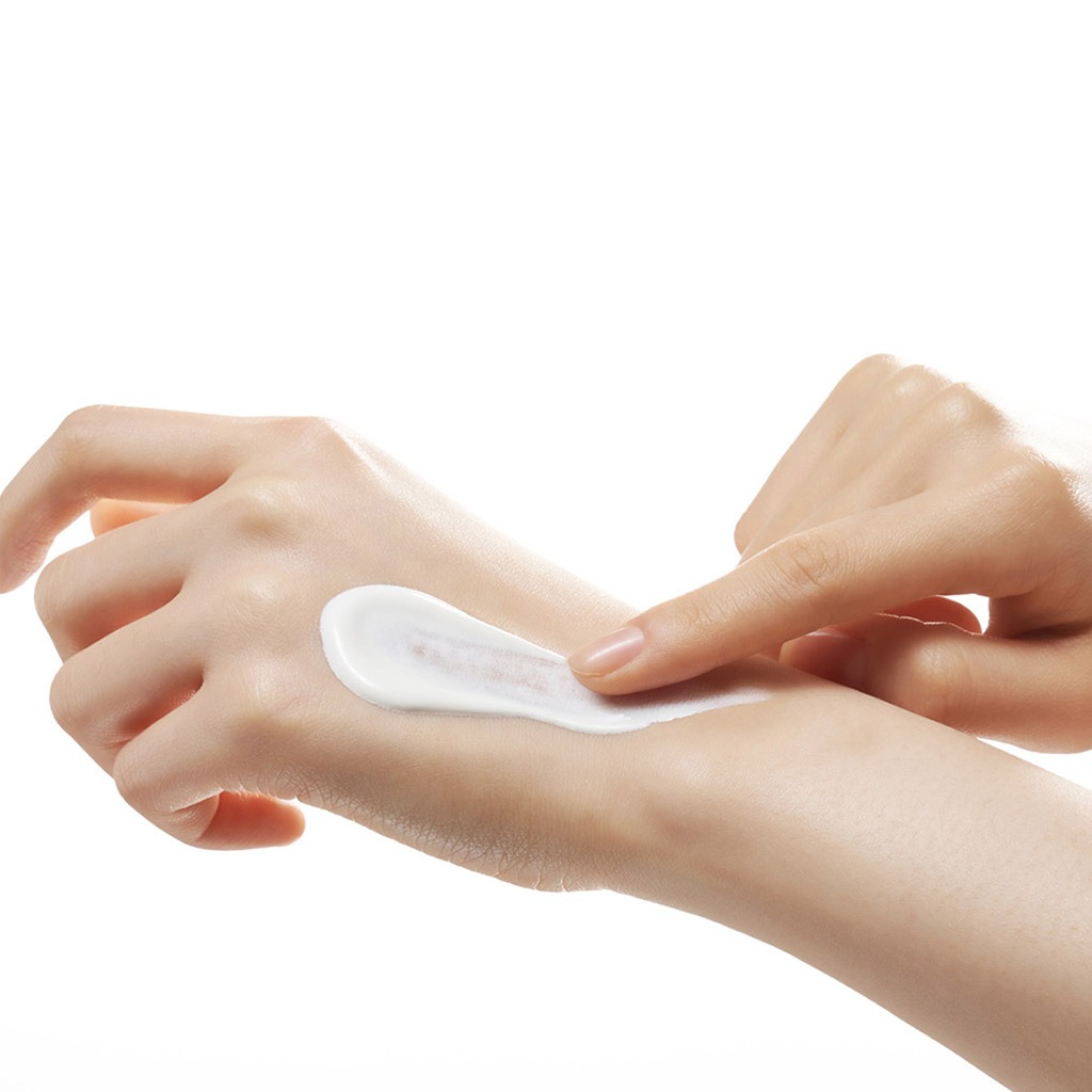 SBM, Truecica Mineral Calming Tone-Up Suncream, Calming mineral sunscreen with tone-up effect, 50ml