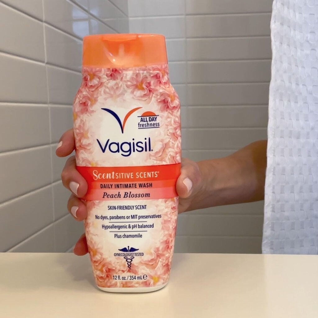 Vagisil, Sensitive Scents Peach Blossom Daily Intimate Wash, Gentle daily intimate wash with peach scent, 354ml