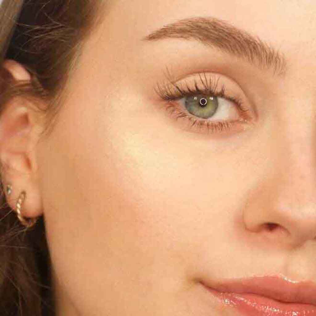 Makeup Revolution, Beam Bright Highlighter, Radiant bronze glow for luminous skin