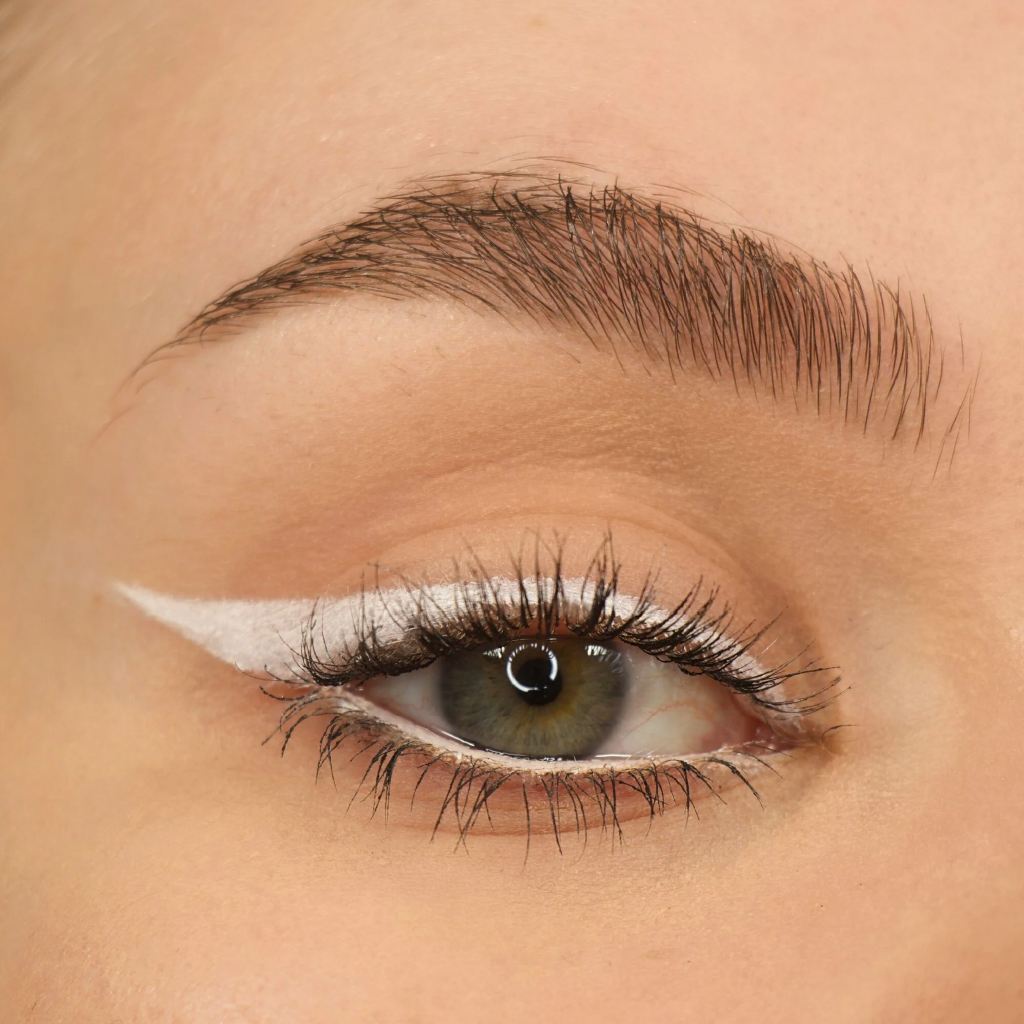 Makeup Revolution, Streamline Waterline Eyeliner Pencil, Waterproof white eye defining pencil