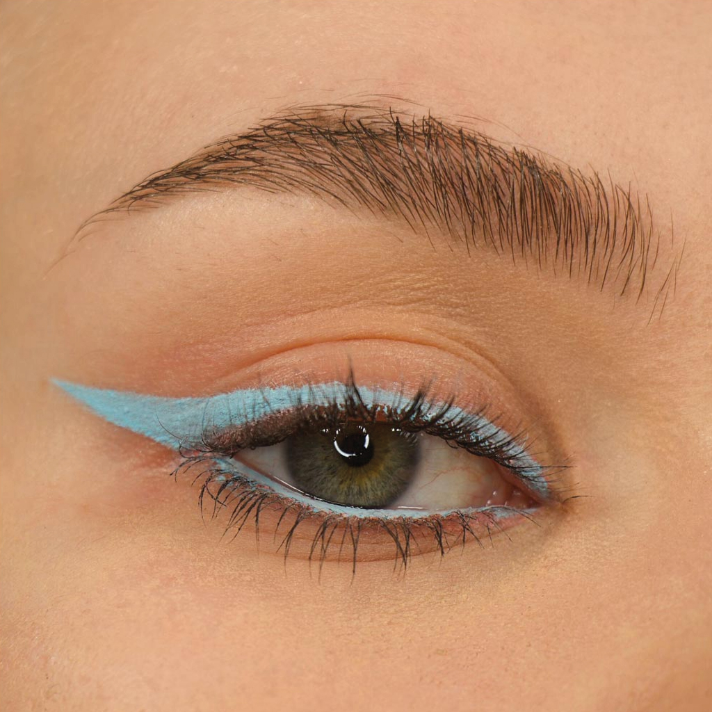 Makeup Revolution, Streamline Waterline Eyeliner Pencil, Bright light blue pencil for waterline