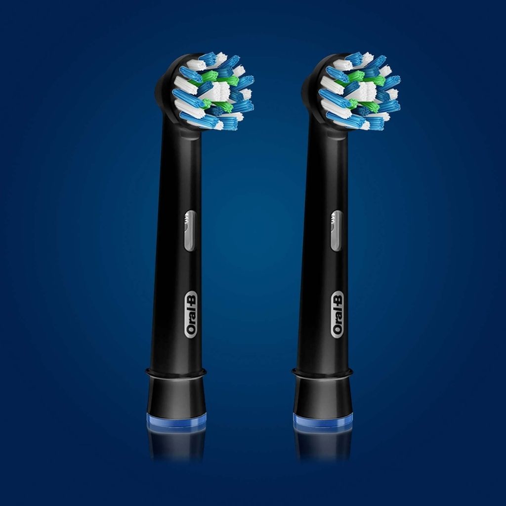 Oral-B, Toothbrush Pro-Expert Pro-Flex Soft, Flexible soft bristle toothbrush for thorough cleaning, 2 pieces