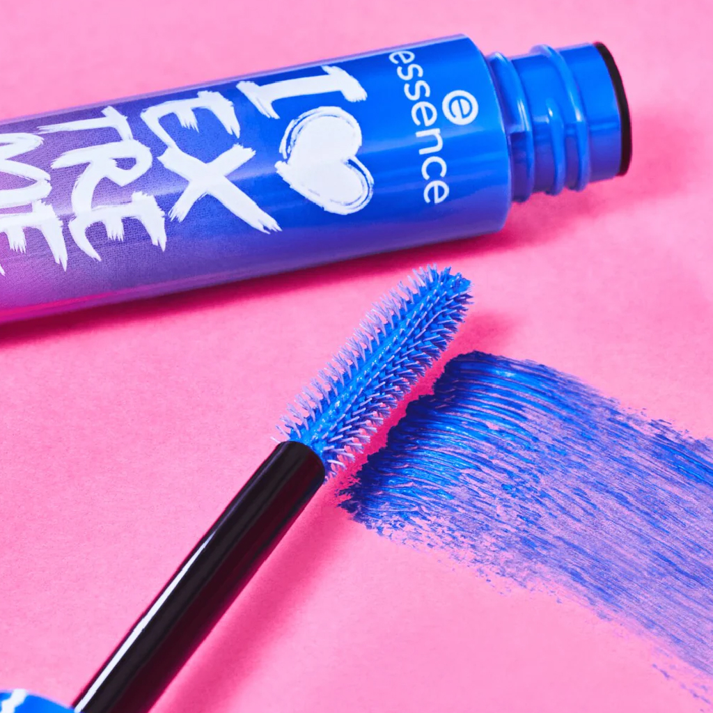 Essence Love Extreme Blue Volume Mascara