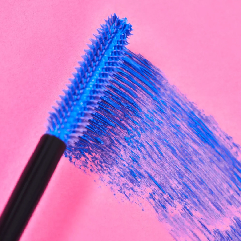 Essence Love Extreme Blue Volume Mascara