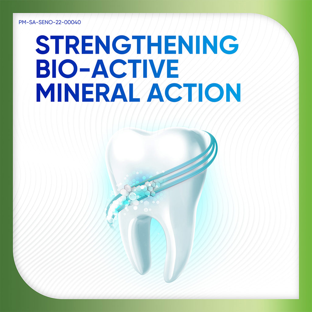 Sensodyne, Nourish Naturally Fresh Daily Toothpaste, Toothpaste with natural peppermint and eucalyptus oil, 75ml