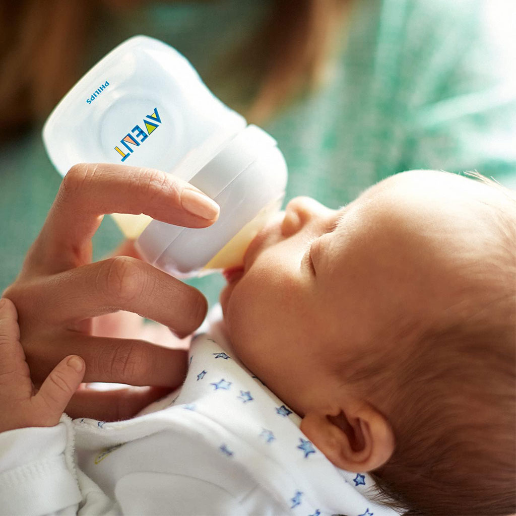 Philips Avent, Natural 2.0 Bottle, Natural feeding bottle with anti-colic design, 125ml