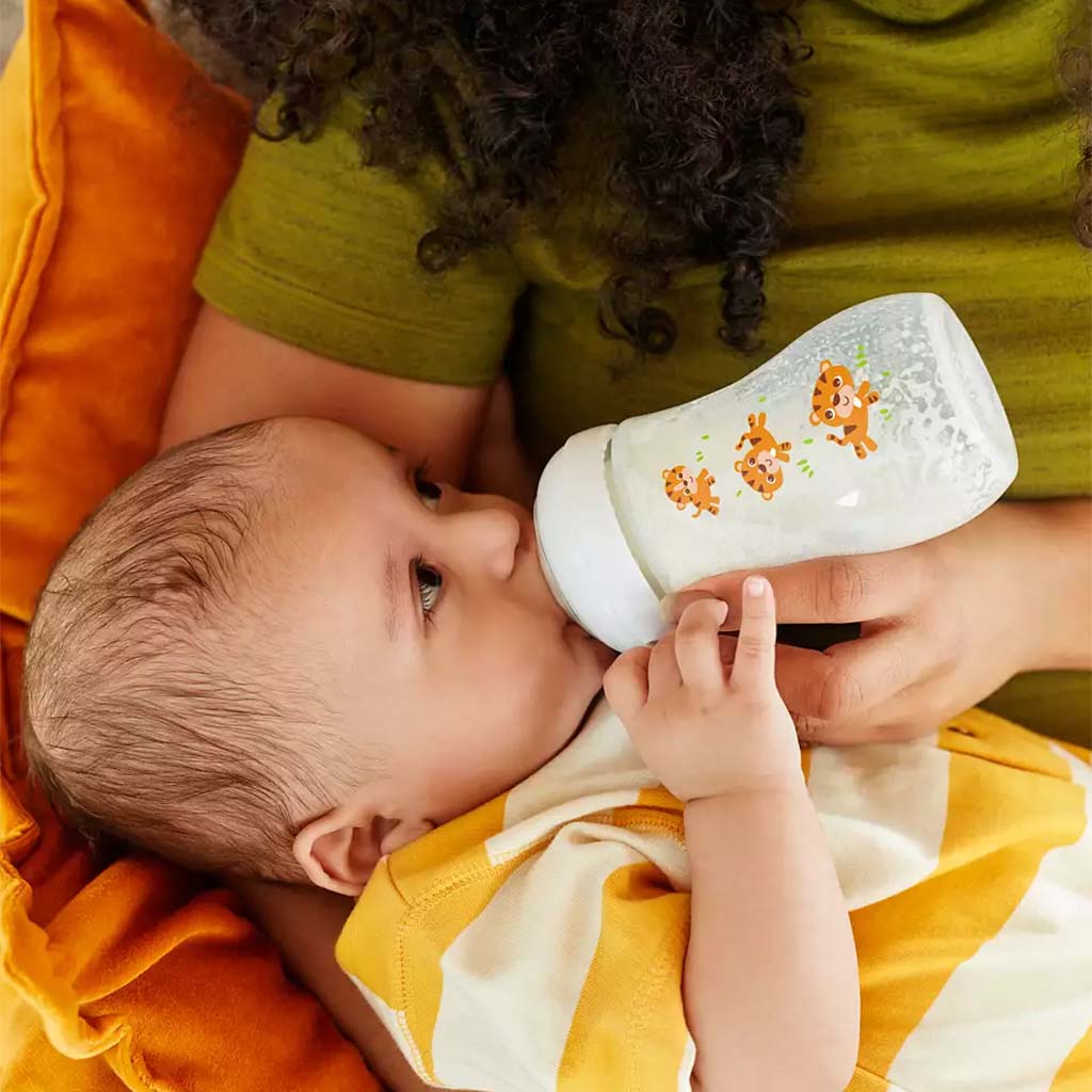Philips Avent, Natural 2.0 bottle tiger design, Anti-colic feeding bottle with tiger print, 260 ml