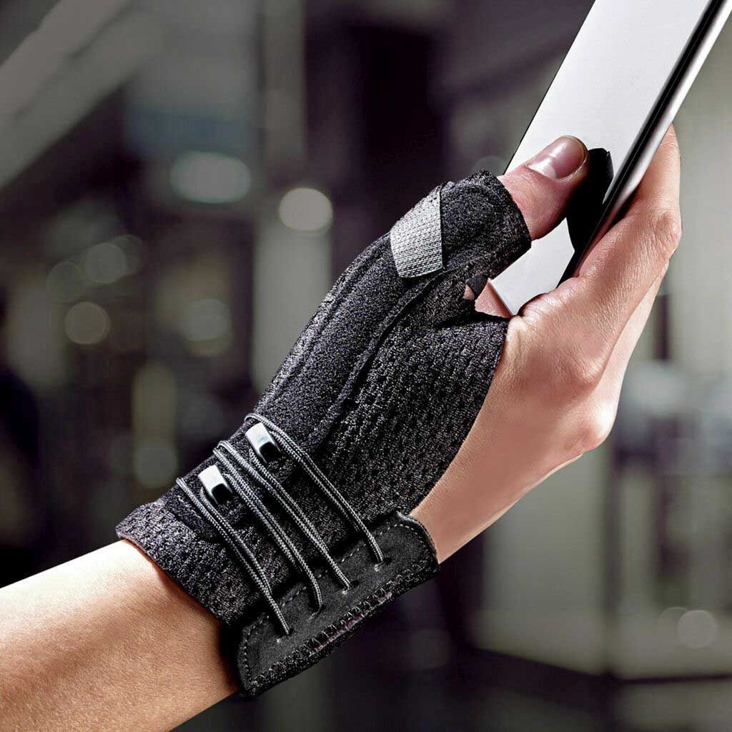 Futuro, Thumb Deluxe Stabilizer, Supportive thumb brace for joint stabilization, Small/Medium