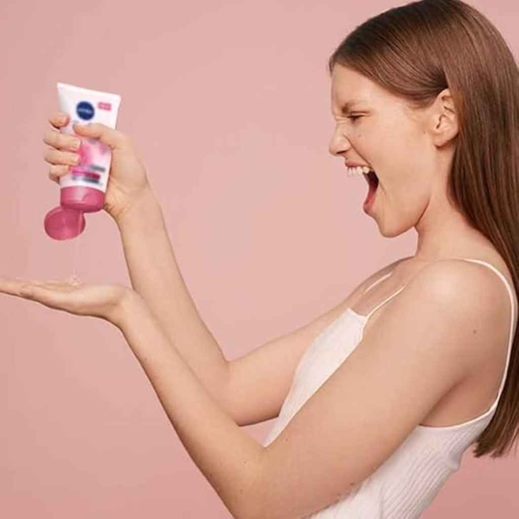Nivea Rose Care Scrub 150ml