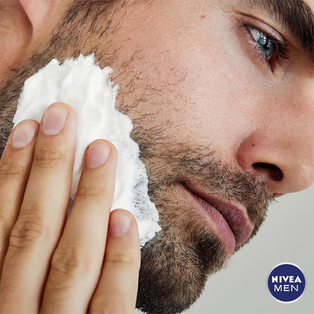Nivea Men, Sensitive Shaving Foam, Soothing foam for sensitive skin, 200ml