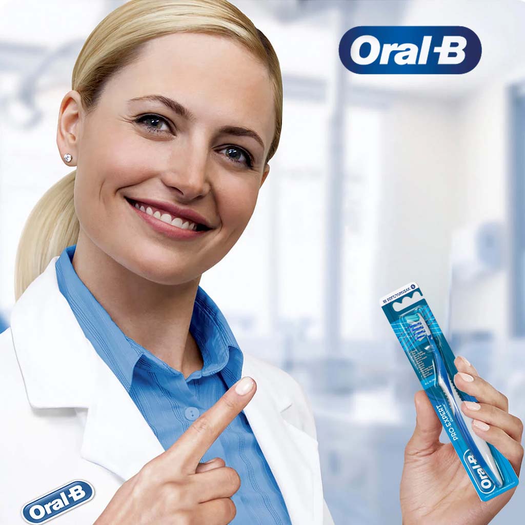 Oral-B, CrossAction Complete 7 Manual Toothbrush, Medium bristle toothbrush with advanced plaque removal, 2 pieces