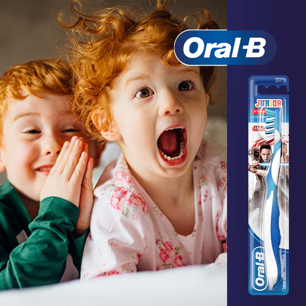 Oral-B, Ultra-Thin Sensitive Manual Toothbrush, Soft bristles for sensitive gums, Soft