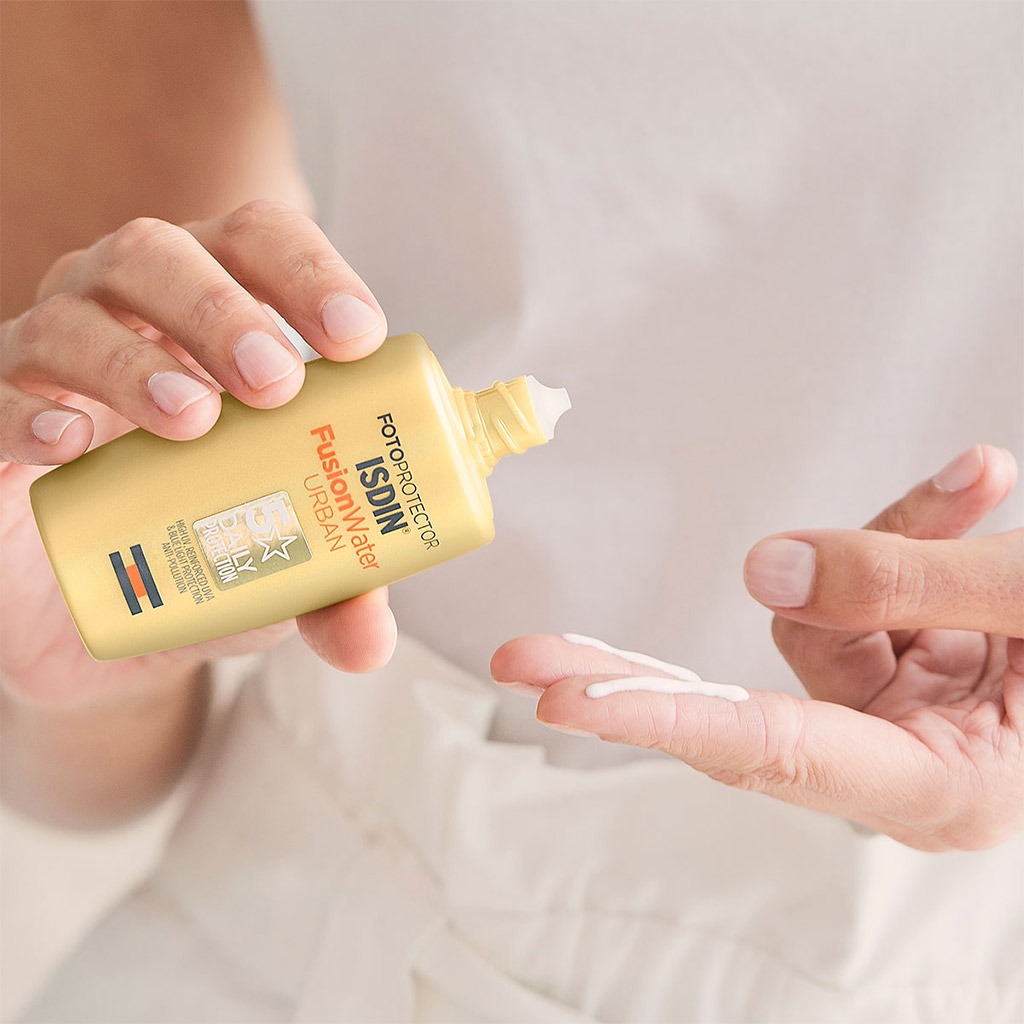 Isdin, Fotoprotector SPF30 Sunscreen Fusion Water Urban, Lightweight water-based sunscreen for daily use, 50ml